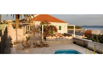 Hrvaška Chata Sumartin, Eksterier